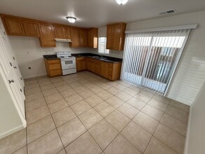 253-255 F St in Los Banos, CA - Building Photo - Building Photo
