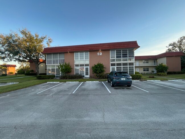 52 Woodland Dr in Vero Beach, FL - Foto de edificio - Building Photo