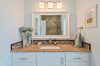 1640 Windsong Way in Tiki Island, TX - Building Photo - Building Photo