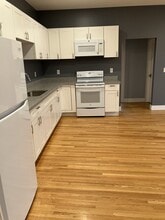 10 S Lake Ave, Unit Apt B in Bergen, NY - Building Photo - Building Photo