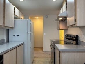 937 N 199th St in Shoreline, WA - Building Photo - Building Photo