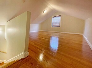 88 George St, Unit 1 in Boston, MA - Foto de edificio - Building Photo
