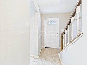 1055 Old Denbigh Blvd in Newport News, VA - Building Photo - Building Photo