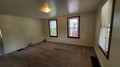 2224 Lincoln St, Unit 1 in Williamsport, PA - Foto de edificio - Building Photo