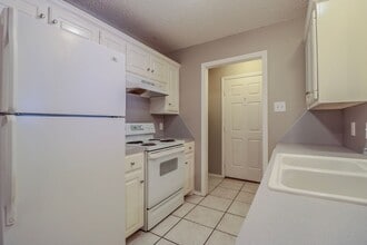 2415 87th St in Lubbock, TX - Building Photo - Building Photo