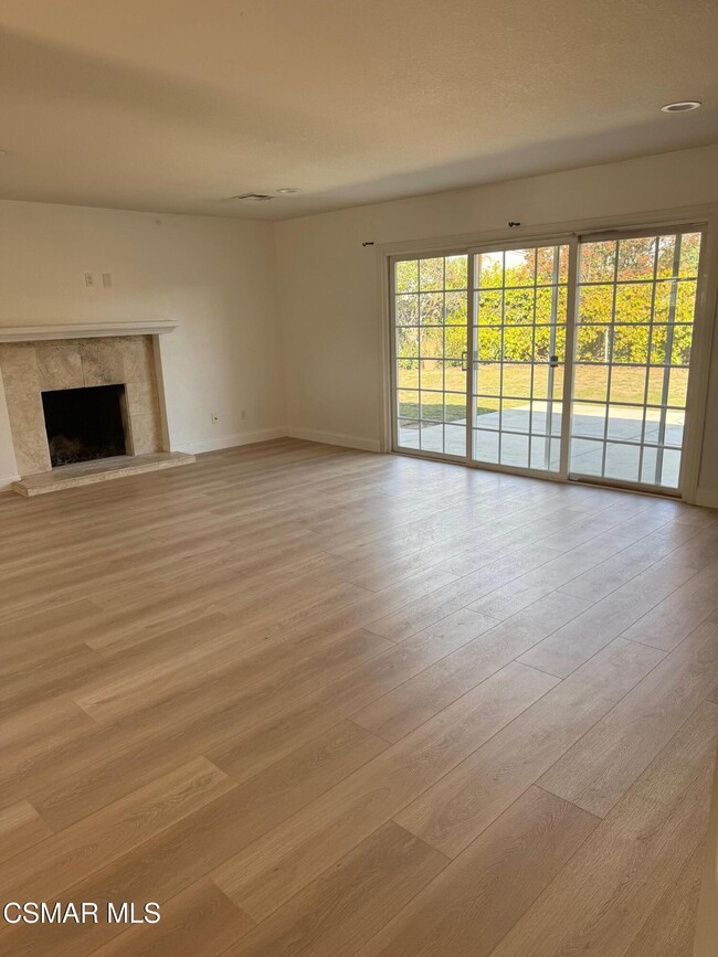 161 Teasdale St in Thousand Oaks, CA - Building Photo - Building Photo