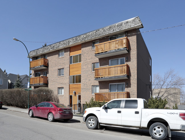 1510 16th Ave SW in Calgary, AB - Building Photo - Primary Photo