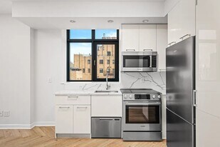 49 E 34th St in New York, NY - Building Photo