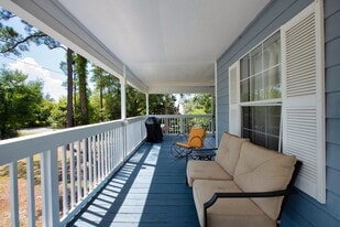 5230 Soundside Dr in Gulf Breeze, FL - Building Photo
