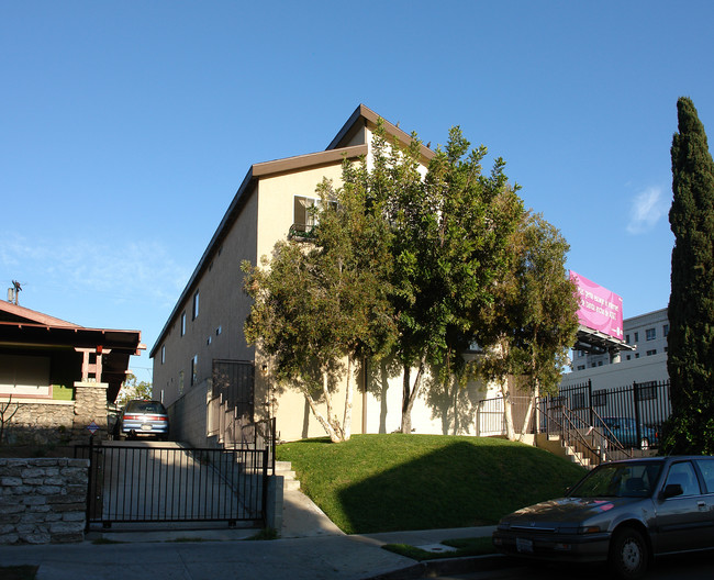 314 N Berendo St in Los Angeles, CA - Foto de edificio - Building Photo