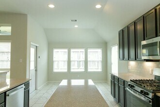 20910 Big Cypress Creek Trail in Humble, TX - Foto de edificio - Building Photo