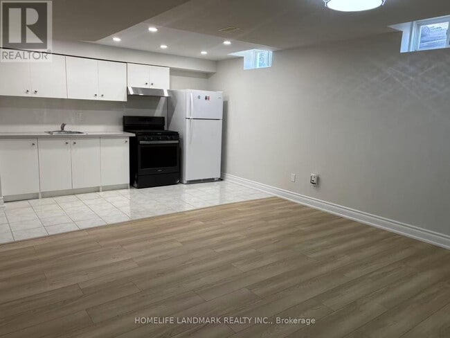 28 Lugano Crescent in Markham, ON - Building Photo - Building Photo