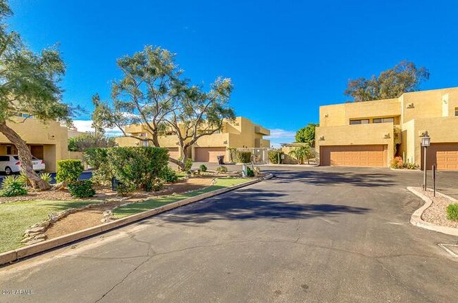 3030 Hayden Rd in Scottsdale, AZ - Building Photo - Building Photo