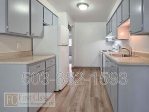 1384 NE 186th Ave in Portland, OR - Building Photo - Building Photo