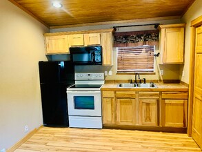1 View Vista Dr in Livingston, MT - Building Photo - Building Photo