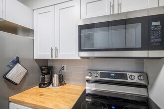 4110 Hale Pkwy in Denver, CO - Building Photo - Building Photo