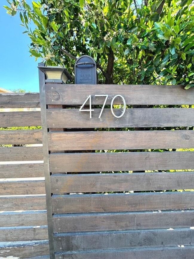 470 W 12th St in Pomona, CA - Building Photo - Building Photo