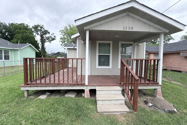 1120 Stowe St in Baytown, TX - Building Photo - Building Photo