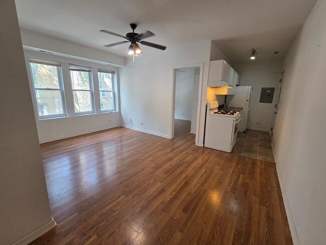 4425 N Lawndale Ave in Chicago, IL - Building Photo - Building Photo
