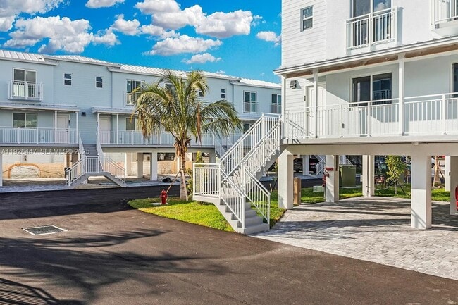 10877 Overseas Hwy in Marathon, FL - Building Photo - Building Photo