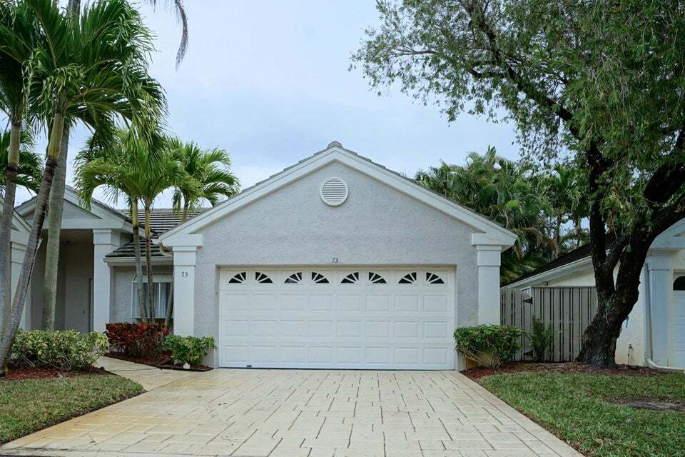 73 Admirals Ct in Palm Beach Gardens, FL - Building Photo