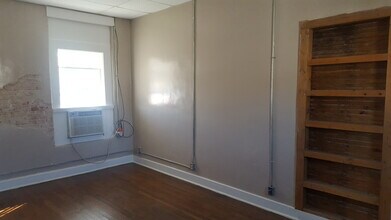 303 1/2 S Osage Ave in Bartlesville, OK - Building Photo - Building Photo