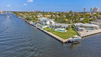 35 Castle Harbor Isle Dr in Fort Lauderdale, FL - Building Photo