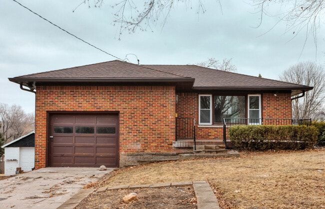 property at 11 E Fulton Dr