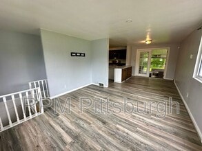 319 Elfort Dr in Pittsburgh, PA - Building Photo - Building Photo