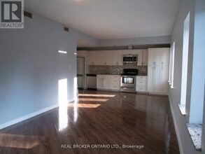 20-20 Emily St in Parry Sound, ON - Building Photo - Building Photo