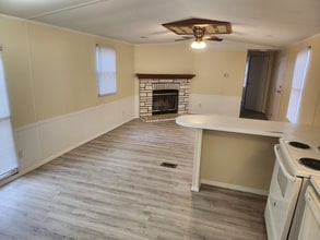 3645 Crystal Creek Dr in Knightdale, NC - Foto de edificio - Building Photo