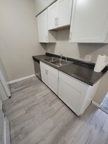 7300 Sunset Strip Ave NW in North Canton, OH - Building Photo