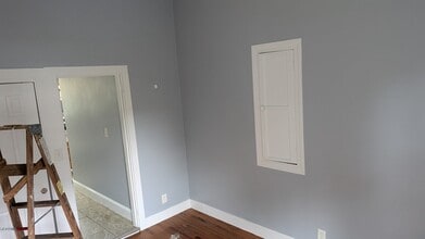 80 Linfield St in Holbrook, MA - Building Photo - Building Photo
