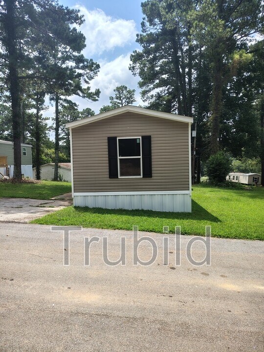 8 Poole Cir in Ellenwood, GA - Building Photo