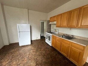 1016 Pine St in Darby, PA - Foto de edificio - Building Photo