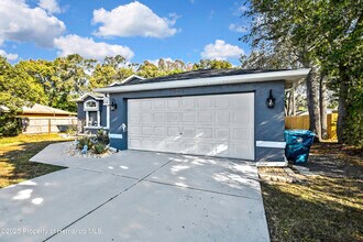 8019 Timberlake Ave in Spring Hill, FL - Building Photo - Building Photo