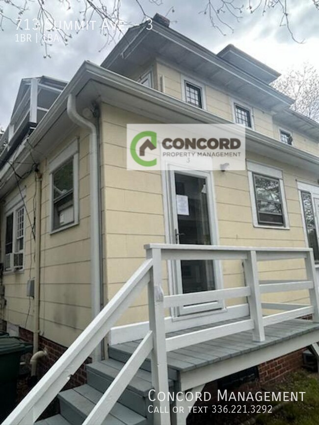 713 Summit Ave in Greensboro, NC - Building Photo - Building Photo