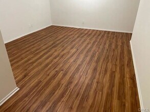 21901 Burbank Blvd in Los Angeles, CA - Building Photo - Building Photo