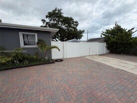 414 SW 2nd Terrace in Dania Beach, FL - Building Photo