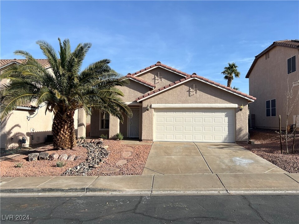 190 White Butte St in Henderson, NV - Building Photo