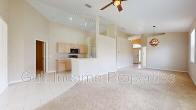 1436 Hedgewood Cir in North Port, FL - Building Photo - Building Photo