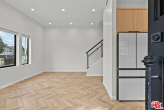 10006 Odessa Ave in Los Angeles, CA - Building Photo - Building Photo