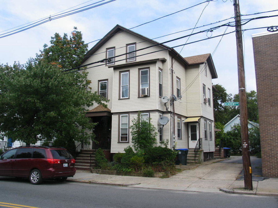 257 Academy Ave in Providence, RI - Building Photo