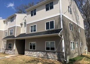 Elms Apartments in Newark, DE - Building Photo - Building Photo