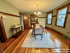 324 Beech St, Unit 1 in Boston, MA - Building Photo - Building Photo