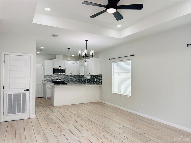 1019 N Clarence Ave in Edinburg, TX - Building Photo - Building Photo