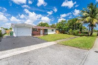 4921 NW 12th Ct in Lauderhill, FL - Foto de edificio - Building Photo