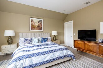 55 Floyd St in East Hampton, NY - Foto de edificio - Building Photo