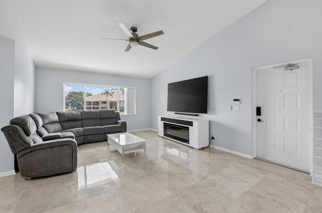 13770 Oneida Dr in Delray Beach, FL - Building Photo - Building Photo