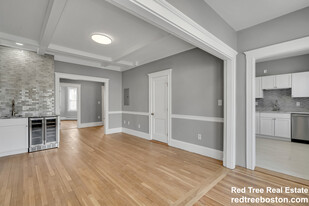 142 Sutherland Rd, Unit 2 in Boston, MA - Building Photo